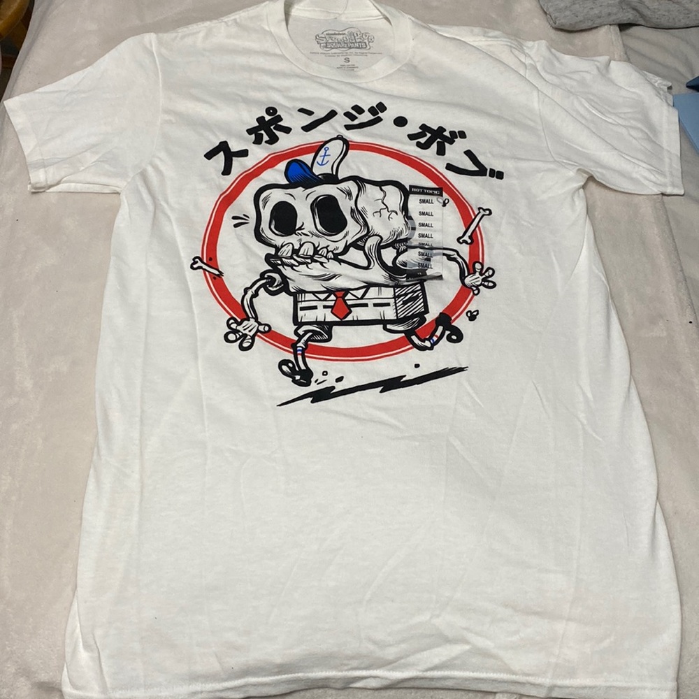 Hot Topic SpongeBob tee shirt size small new with tags